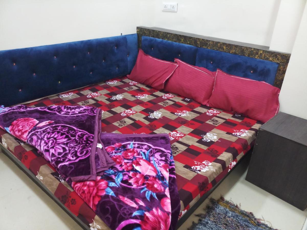 Hotel Blue Tower Inn Ujjain Quarto foto